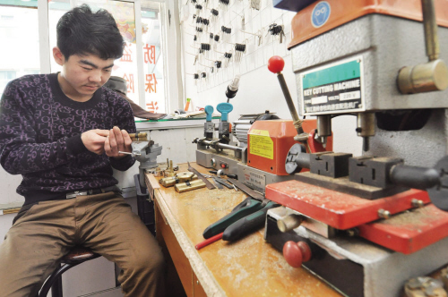 開鎖店為啥“牛號”頻現 聽開鎖師傅講什么鎖最防盜