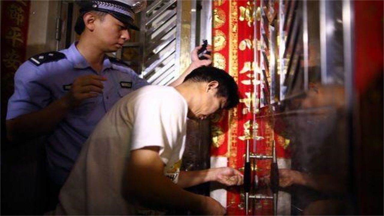 請開鎖師傅開了鎖后，師傅為什么一般都不進門，就算主人請也不進去？